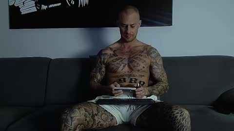 Calvin  online show from October 17, 6:49 am