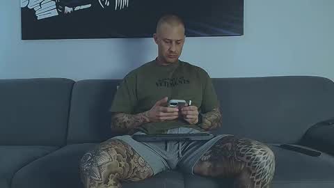 Calvin  online show from March 1, 8:05 am