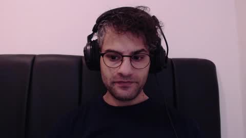 Snapshot of calvinjohnlad chatting on December 20, 11:21 am Calvinjohnlad online show from December 20, 11:21 am