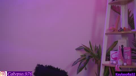 Calypso and Kayla online show from December 20, 11:26 pm