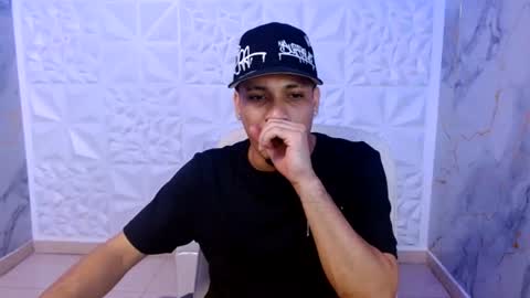 Snapshot of cam_xman chatting on July 18, 2:38 am cam_xman online show from July 18, 2:38 am
