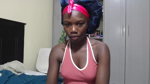 Snapshot of camclit chatting on December 2, 3:26 am Princess online show from December 2, 3:26 am