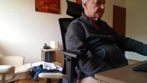 Snapshot of camcologne chatting on February 18, 11:11 am camcologne online show from February 18, 11:11 am