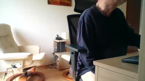 Snapshot of camcologne chatting on October 28, 9:35 am camcologne online show from October 28, 9:35 am