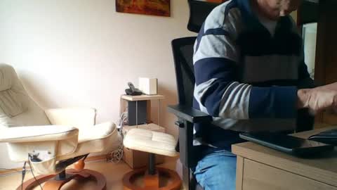 camcologne online show from April 12, 1:49 pm