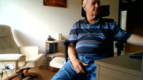 Snapshot of camcologne chatting on June 5, 11:16 am camcologne online show from June 5, 11:16 am