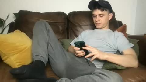 CamDoAttitude online show from April 11, 9:30 pm