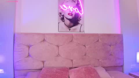 Camelia Smith online show from December 14, 3:18 am