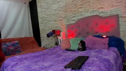 Snapshot of cameron_april chatting on November 10, 11:42 am cameron_april online show from November 10, 11:42 am