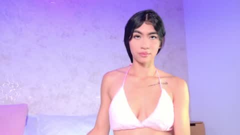 Snapshot of cameron_hearts chatting on May 22, 7:19 pm cameron_hearts online show from May 22, 7:19 pm