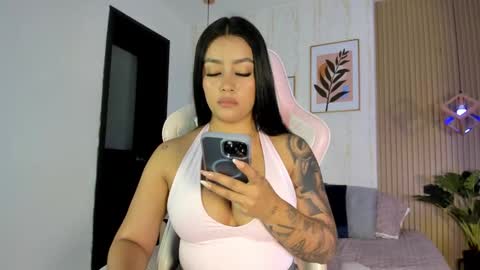 Snapshot of cameroncollinss chatting on October 15, 8:31 pm Cameron online show from October 15, 8:31 pm