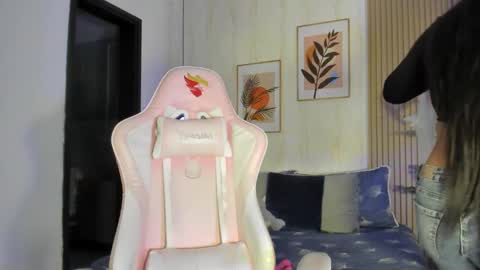 Snapshot of cameroncollinss chatting on October 25, 7:52 pm Cameron online show from October 25, 7:52 pm