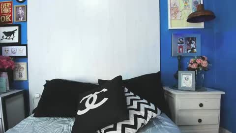 --- Cameron --- online show from November 7, 9:37 pm