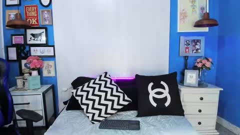 --- Cameron --- online show from November 8, 9:24 pm