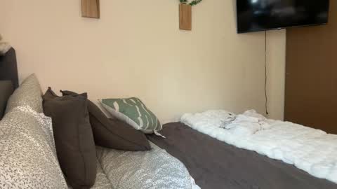 Snapshot of cami_calderon chatting on October 17, 5:15 pm Camila online show from October 17, 5:15 pm