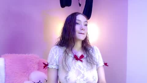 Cami online show from March 4, 5:45 pm