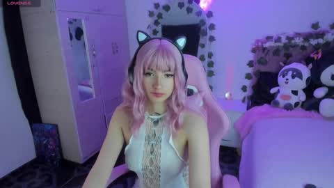 Snapshot of cami_mila99 chatting on March 10, 2:39 am CAMI online show from March 10, 2:39 am