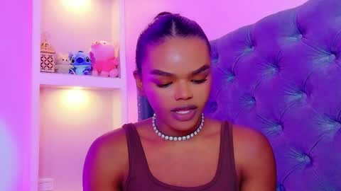 camiestrada online show from October 19, 10:05 am