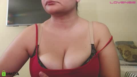 Snapshot of camiilahotxxx chatting on February 14, 8:05 pm Camila online show from February 14, 8:05 pm