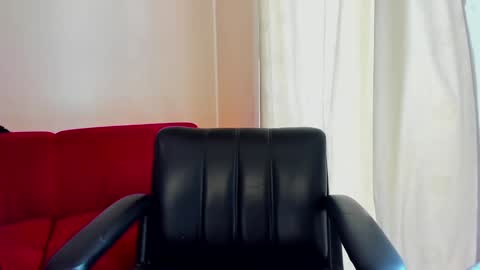 Snapshot of camila_berk chatting on December 5, 6:00 pm Cami online show from December 5, 6:00 pm