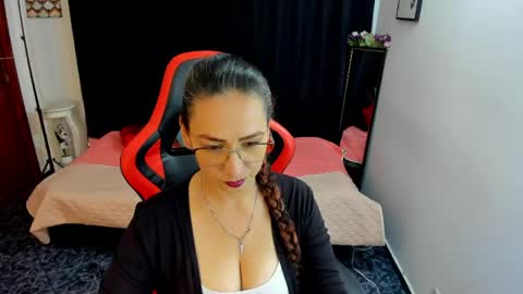 Snapshot of camila_bj chatting on May 16, 5:26 am camila_bj online show from May 16, 5:26 am