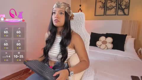 camila_bustamante_ online show from October 1, 2:56 pm