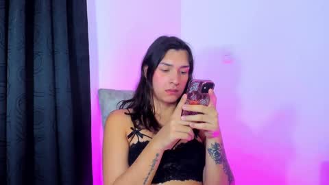  s online show from December 7, 7:49 am