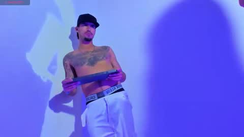  s online show from November 21, 5:17 am