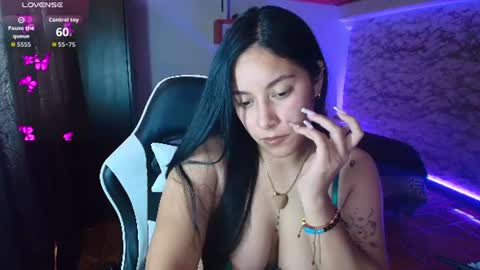 Camila Roose online show from July 5, 9:55 pm