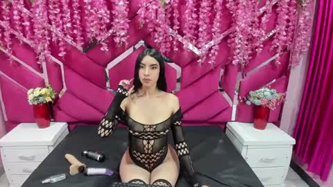 camila_reyess_ online show from January 28, 3:36 am