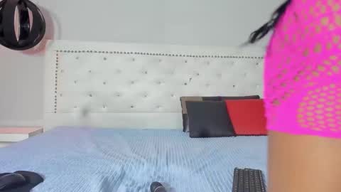 Snapshot of camila_thomsson chatting on December 21, 9:36 pm Cami thomsson online show from December 21, 9:36 pm
