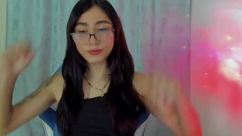 Camila online show from December 19, 4:25 pm