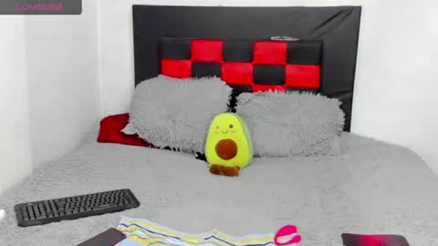 Snapshot of camila_valenciia_ chatting on June 17, 9:38 pm Camila online show from June 17, 9:38 pm