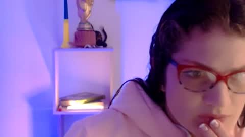 Camila ventura online show from July 2, 12:11 pm