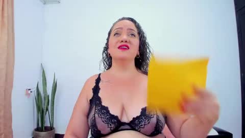 Snapshot of camilaa_foxxx chatting on April 18, 7:58 pm camilaa foxxx online show from April 18, 7:58 pm