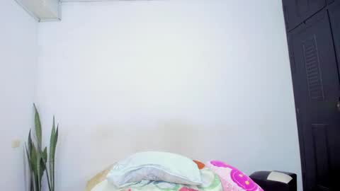 Snapshot of camilaa_foxxx chatting on May 5, 4:15 pm camilaa foxxx online show from May 5, 4:15 pm