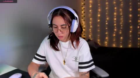 Snapshot of camilaalee chatting on October 29, 4:37 am CAMILAA LEE online show from October 29, 4:37 am