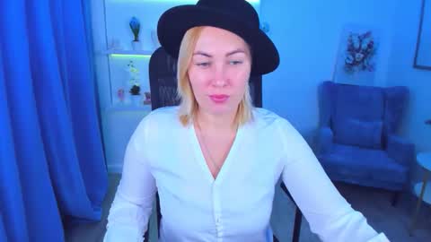 camilafatem online show from September 14, 11:53 am