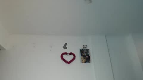 Snapshot of camilahot_girl chatting on February 1, 1:48 am kira online show from February 1, 1:48 am