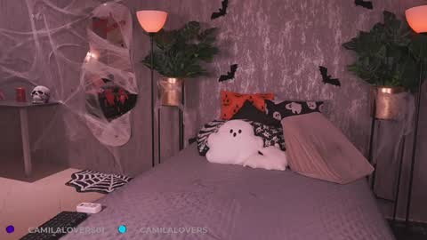 Snapshot of camilalovers01 chatting on October 19, 2:23 am online show from October 19, 2:23 am