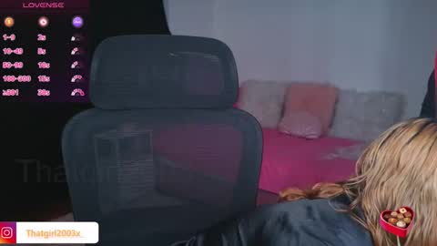 Snapshot of camilamarsh chatting on November 23, 6:41 pm camilamarsh online show from November 23, 6:41 pm