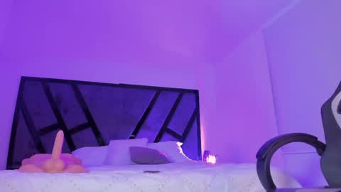 Snapshot of camilapreston_ chatting on April 28, 6:29 am camila preston online show from April 28, 6:29 am