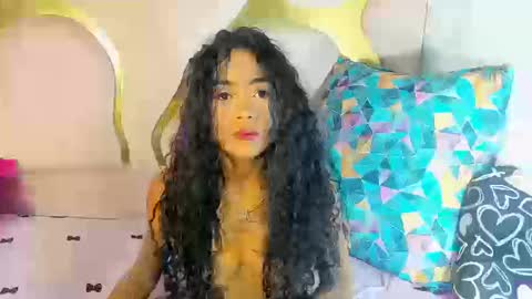 Snapshot of camilaqueenh chatting on October 18, 1:19 am camilaqueenh online show from October 18, 1:19 am