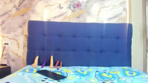 camilavualteros online show from January 9, 8:21 pm