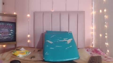 camilawilliams707rs online show from April 18, 2:04 am