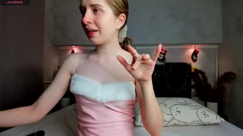 Camilla online show from January 18, 1:09 am