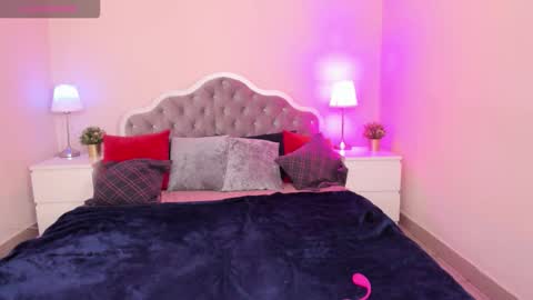 camilladreamer online show from October 15, 4:18 pm