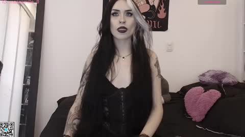 Snapshot of camille_666 chatting on October 27, 8:13 pm Camille online show from October 27, 8:13 pm