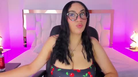 Snapshot of camille_juicy chatting on September 11, 1:11 pm Camille online show from September 11, 1:11 pm