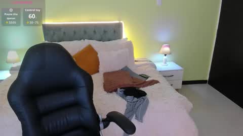 Camille online show from October 10, 11:20 am